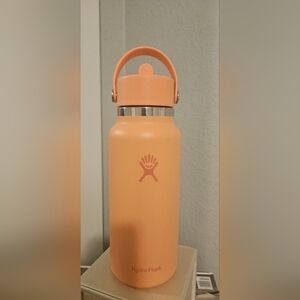Hydro Flask Peach Water Bottle